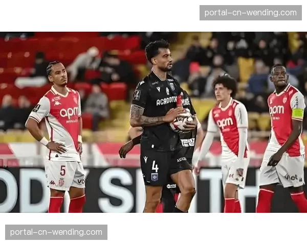 摩纳哥vs欧塞尔赛前训练：主队重点演练中路渗透战术